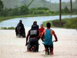 Evacuated thousands of people in the Cuban eastern provinces due to rains